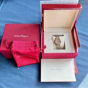 Salvatore Ferragamo Style Ladies Quartz Watch Pink Mother of Pearl Dial